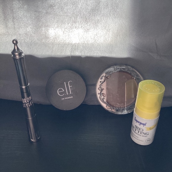 Assorted makeup - Picture 1 of 13